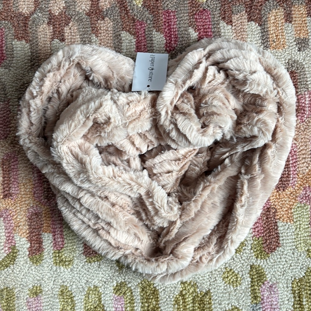 Mia & Tess Faux Fur Infinity Scarf Beige Creamy Soft NWT